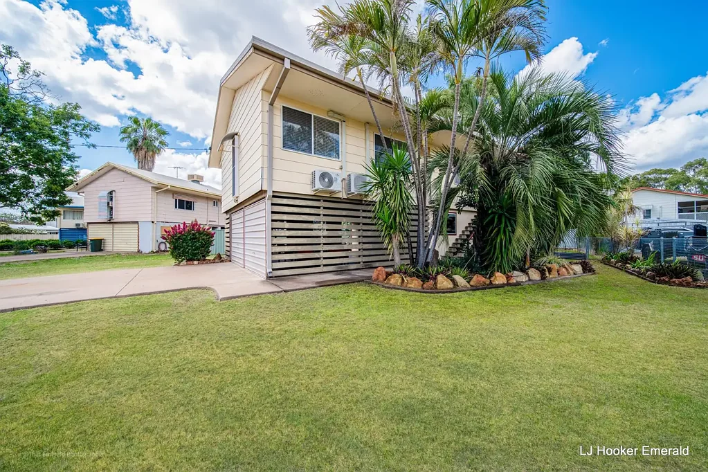 Emerald 3 Bedroom Spacious High-Set Family Home - North Side Location