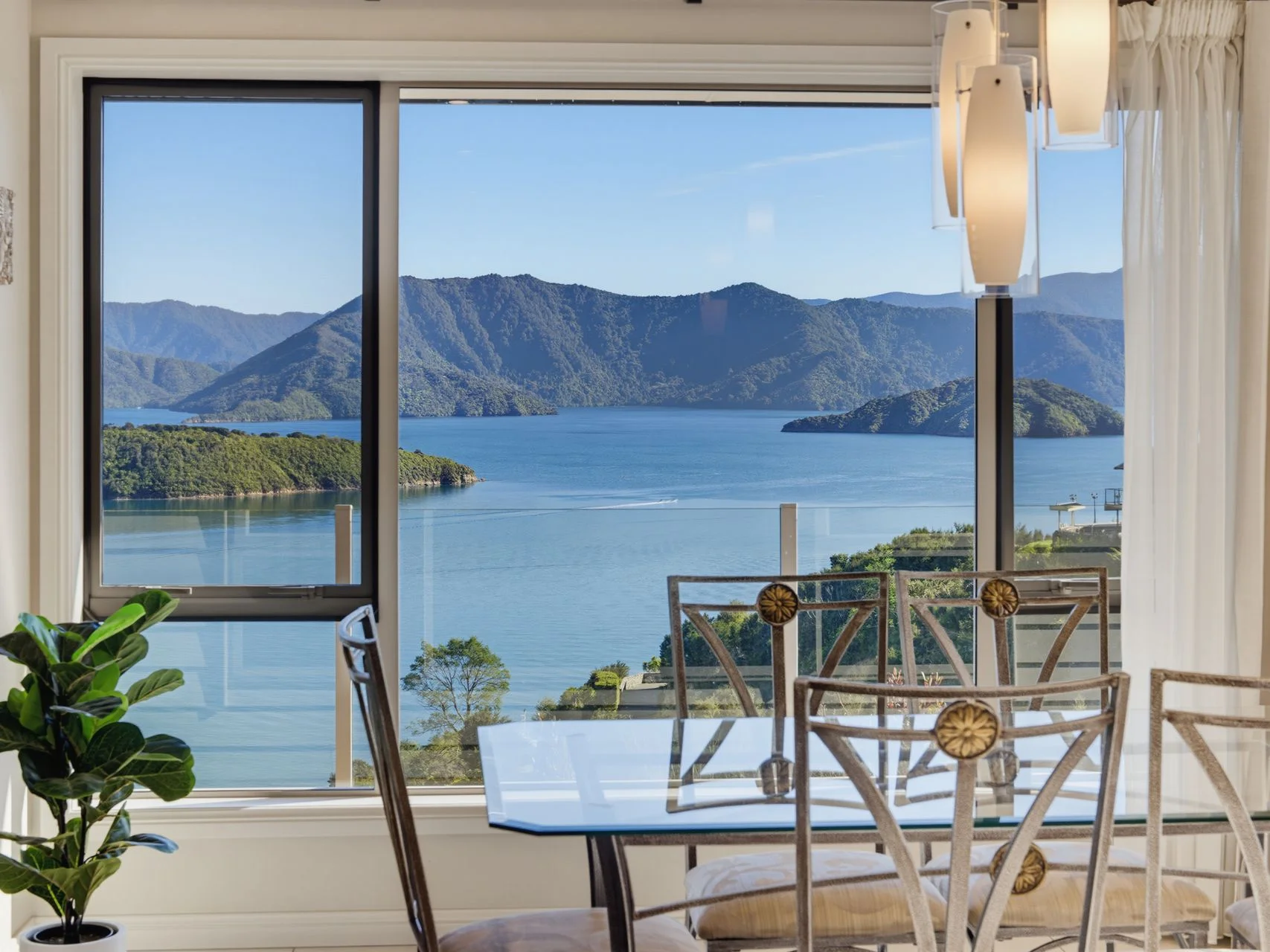 Waikawa 3Kwarto Premium Coastal Living with Marina & Sea Views