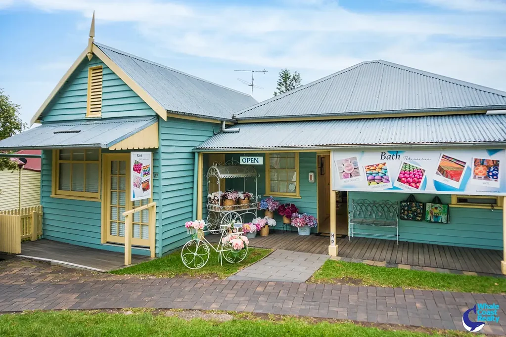 Central Tilba 3 Bedroom Commercial/Residential - Charming Home with Two Business Shop Fronts