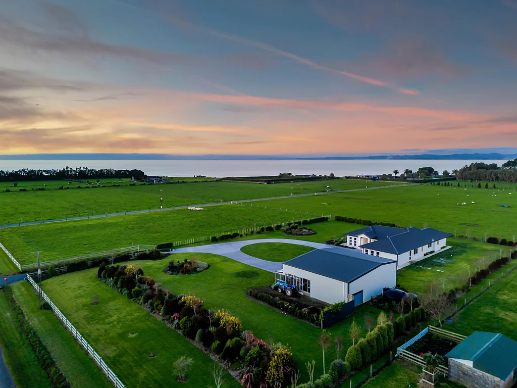 Waitara Seascape, sunsets, superbly priced!