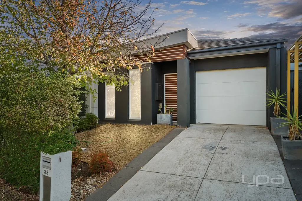 33 Parkleigh Drive, Kurunjang, VIC 3337