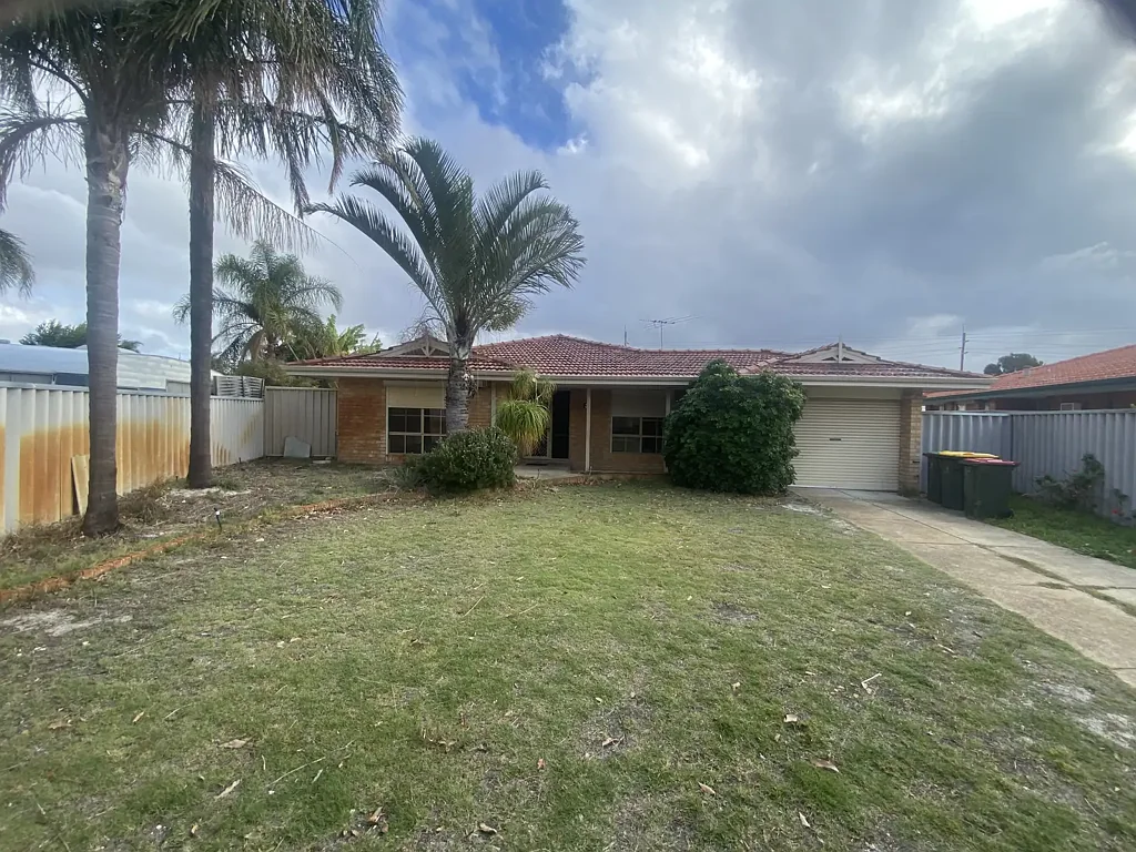 LARGE FOUR BEDROOM, TWO BATHROOM HOME IN BALLAJURA