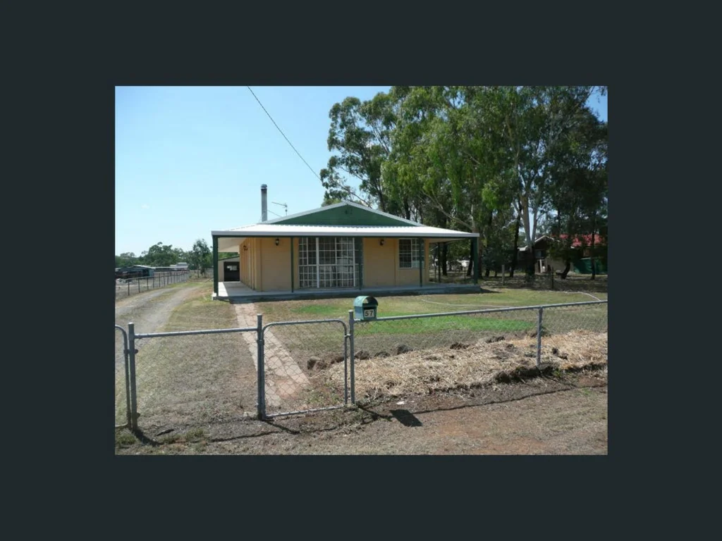 57 Beale Street, Oakey, QLD 4401