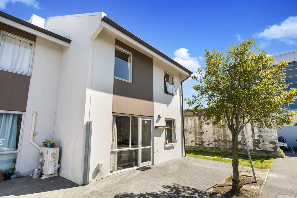 Addington 6 Slaapkamer 6 Bedrooms. Solid Construction. Smart Investment.