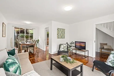 2/4 Vine Street, Blackburn, VIC 3130, 3 slaapkamers, 2 badkamers, Townhouse