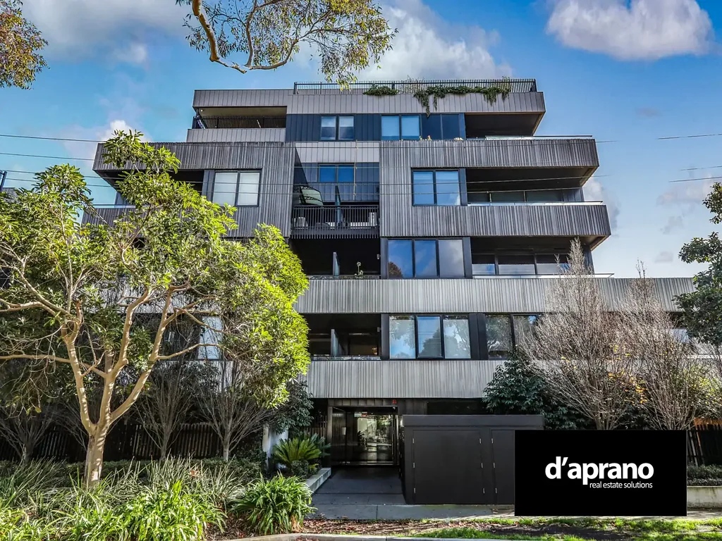 Hawthorn East 1房 Hawthorn东中心 地下公寓 设计师厨房 Miele电器 底层阳台 全瓷砖浴室 安全大楼 NBN连接 停车位 露台景观 Elegant Ground-Floor Living with Luxury, Comfort & Style