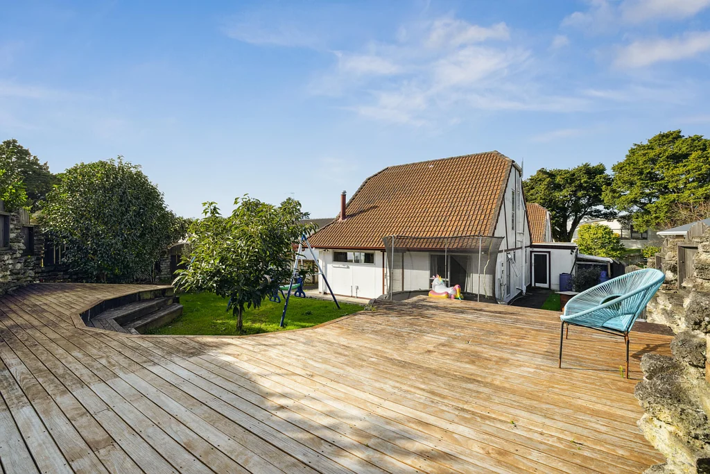Pukekohe 3房  Sun-Soaked & Perfectly Positioned for Families