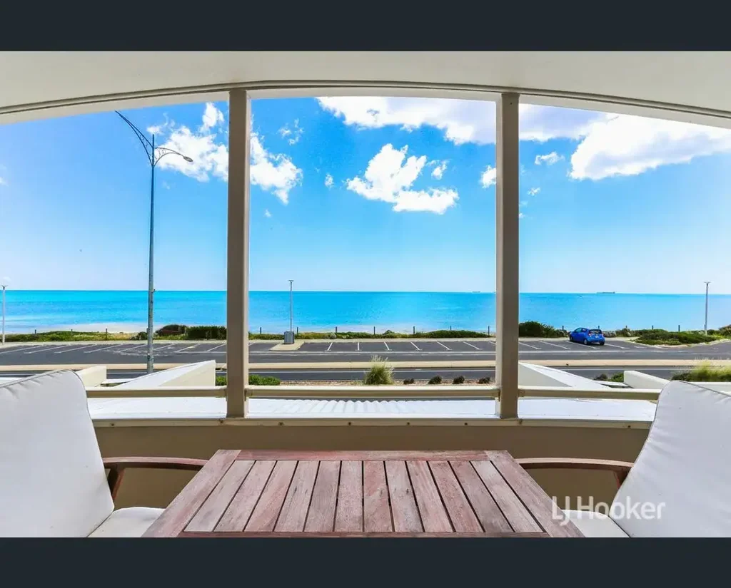 Huge 3 Story Ocean Beach Unit Fully Furnished