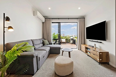 Modern North Facing Townhouse with Park Views
