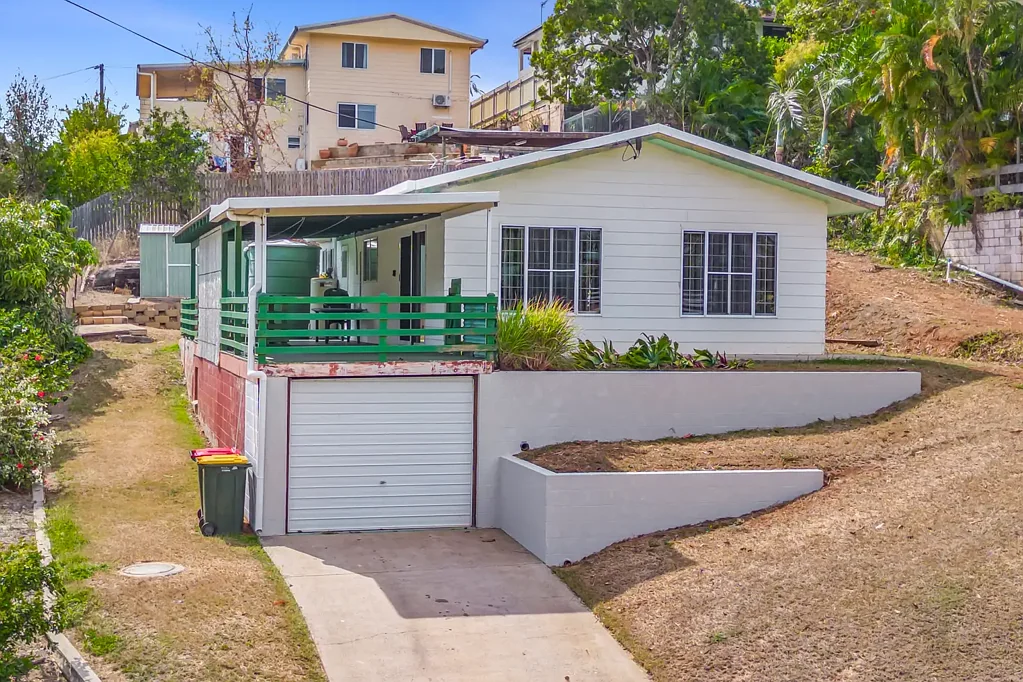 Charming 2-Bedroom Home for Rent in Yeppoon!