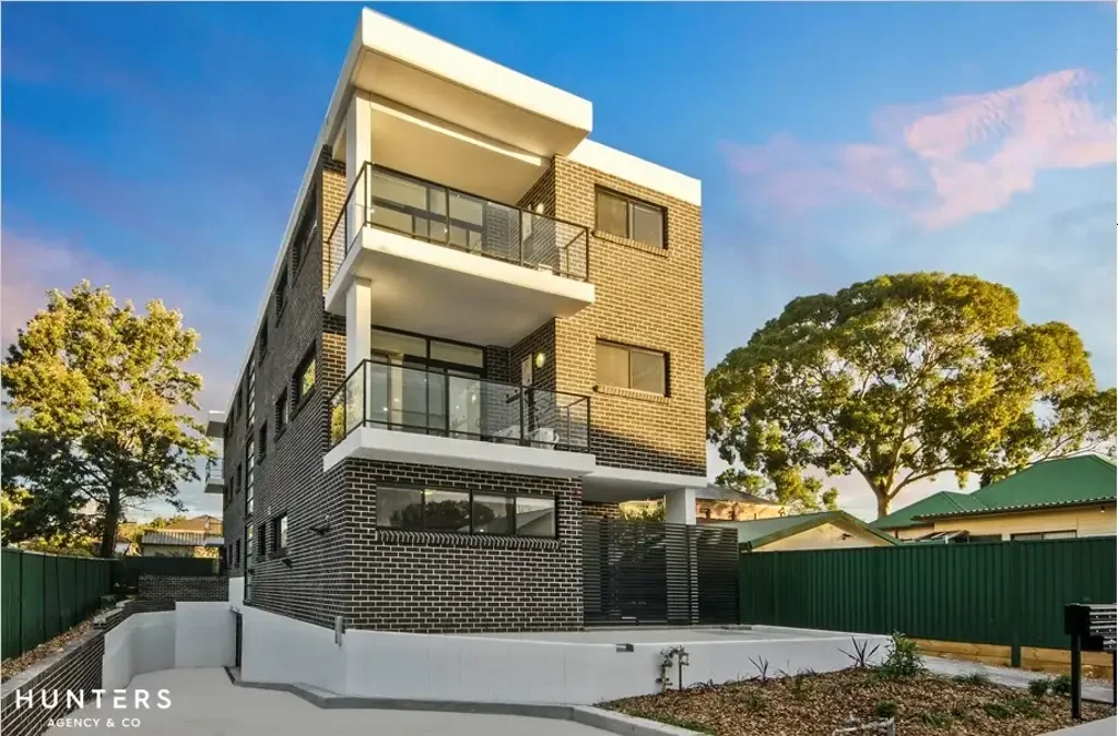 Walking Distance to Trains and Westfield