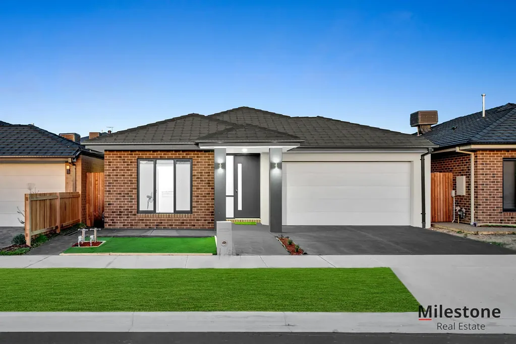 7 Stover Road, Clyde North, VIC 3978