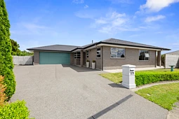 12 Megaw Close, Whalers Gate