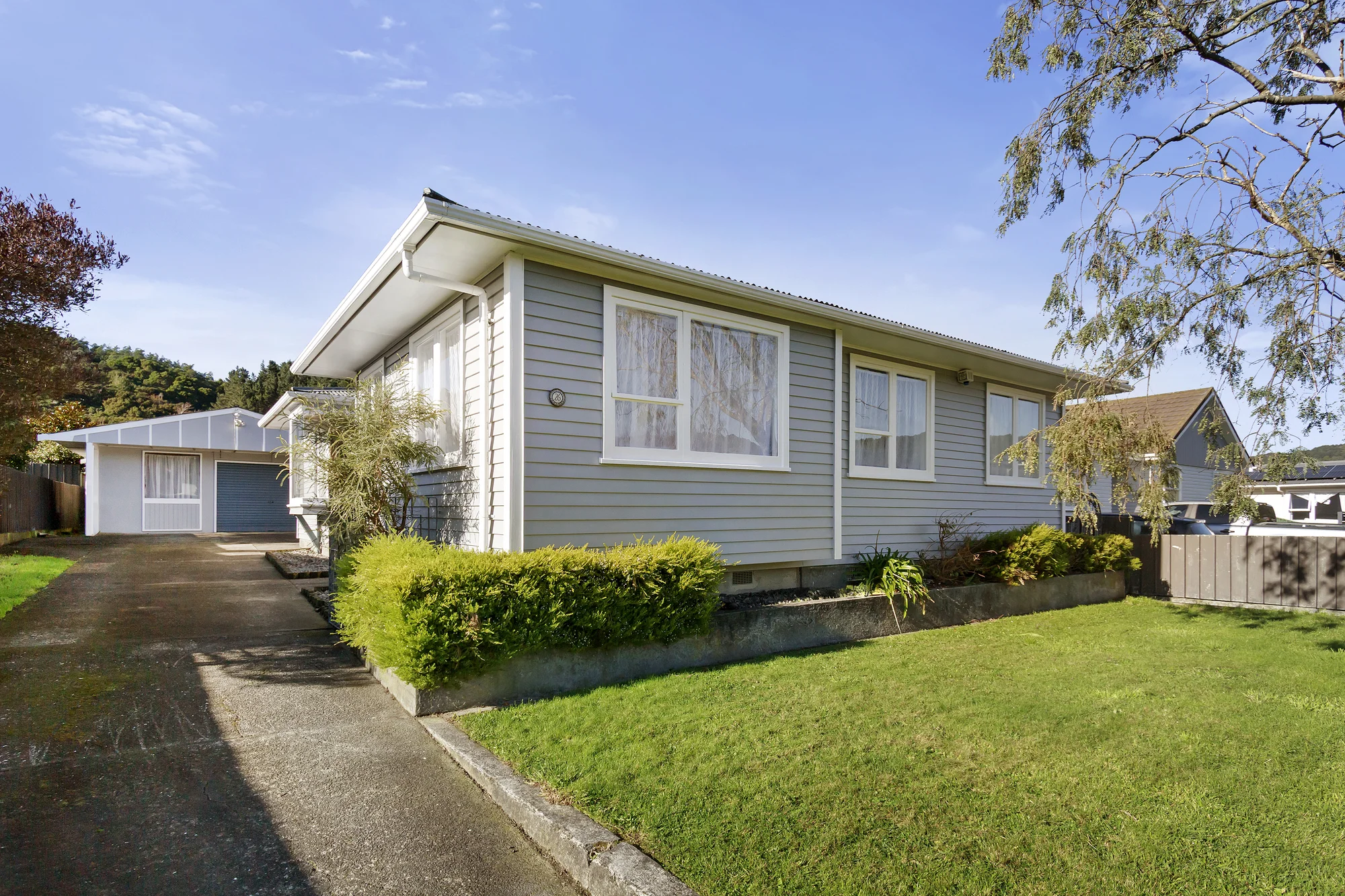 Wainuiomata 4બેડરૂમ Opportunity Plus - Unlock the Potential
