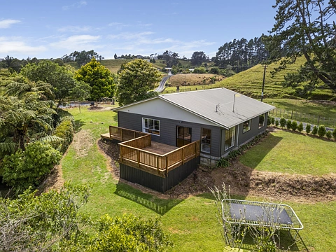 Hillsborough 3房  Prime location - incredible potential!