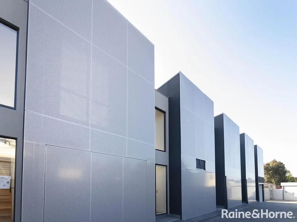 Architectural Townhouse In Brunswick Awaits