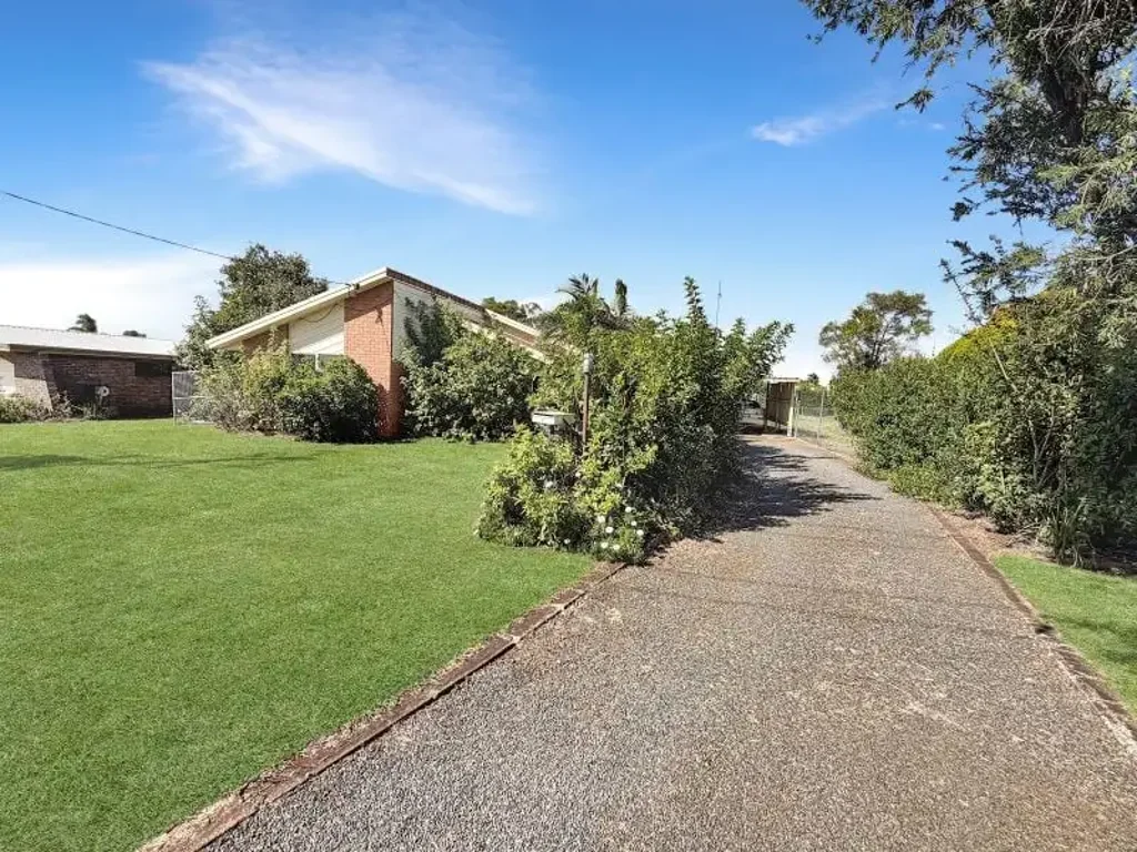 Kingaroy 3房  Great Family Home In A Quiet neighbourhood.