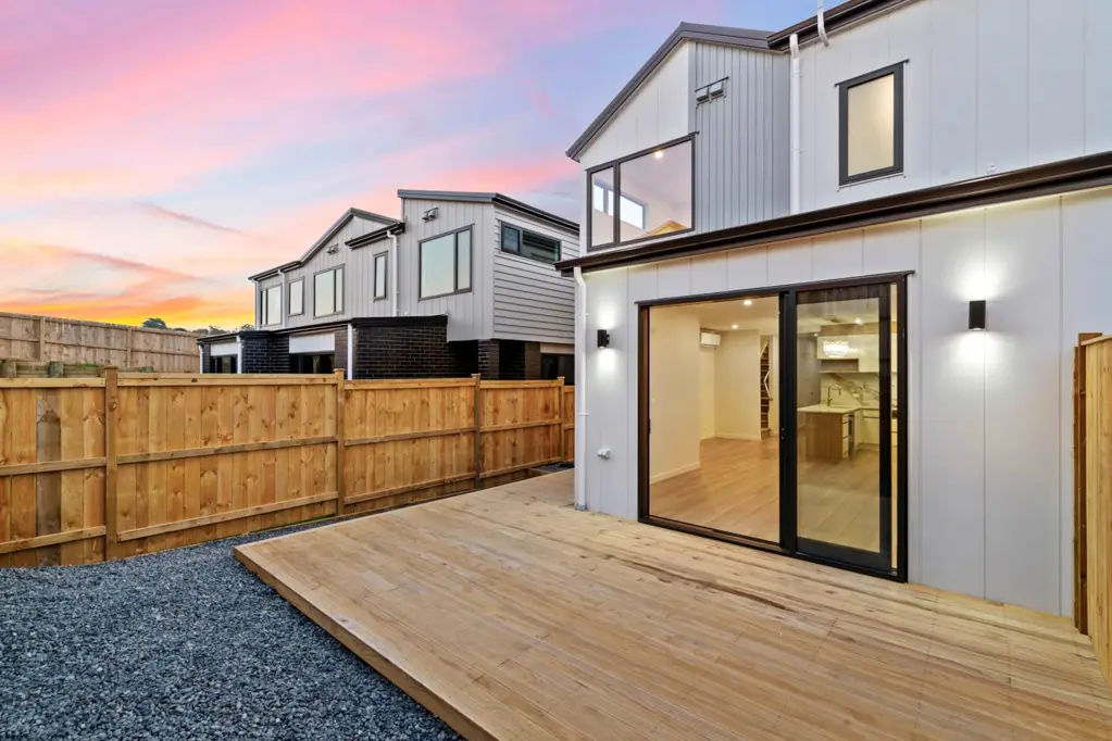 Flat Bush 4 Bedroom BRAND-NEW, LOW MAINTENANCE, HIGH LIFESTYLE