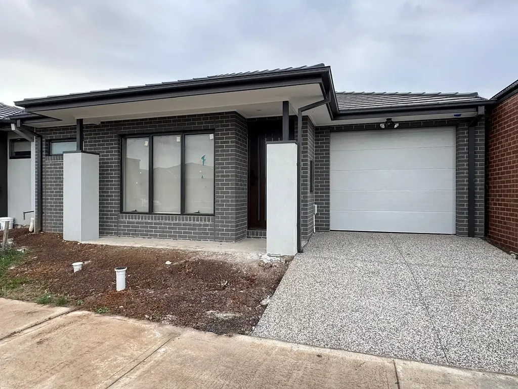 69 Paradoxa Drive, Tarneit, VIC 3029