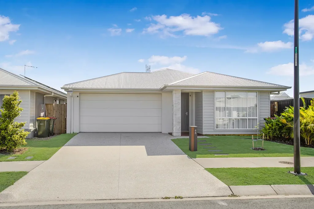 Fully Furnished Coastal Dream in Award Winning Estate! 7 month lease available!!
