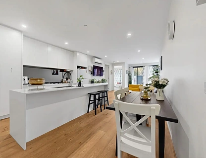 11/6 Claire Street, Mckinnon, VIC 3204, 3房, 2浴, Apartment
