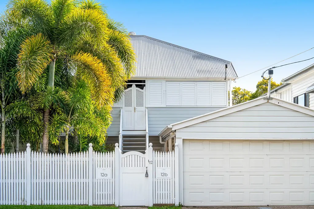 STUNNING RENOVATED QUEENSLANDER OFFERING LUXURY INNER-CITY FAMILY LIVING