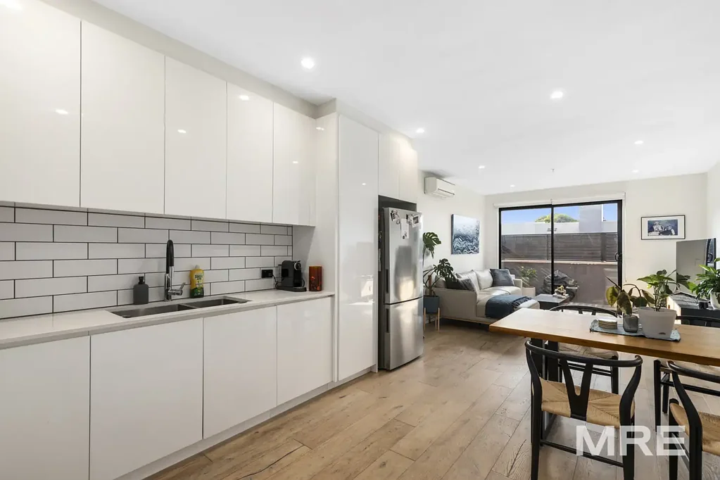 Contemporary elegance