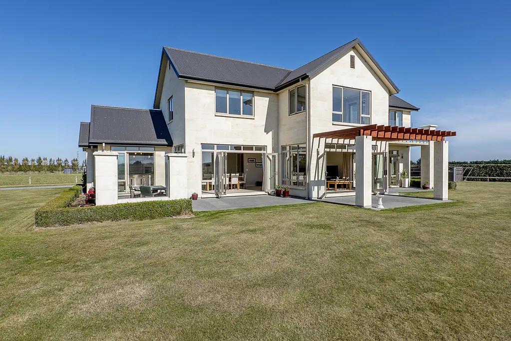 Ashburton Surrounds Elevated Country Elegance