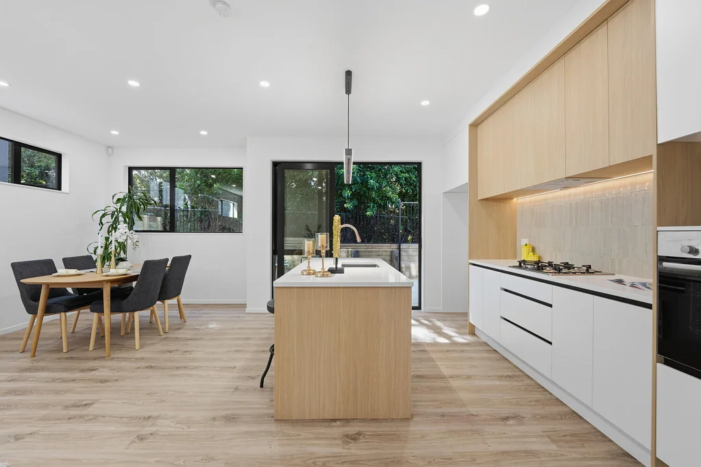 Titirangi 4房  Modern Living in Top School Zones by Crum Park!