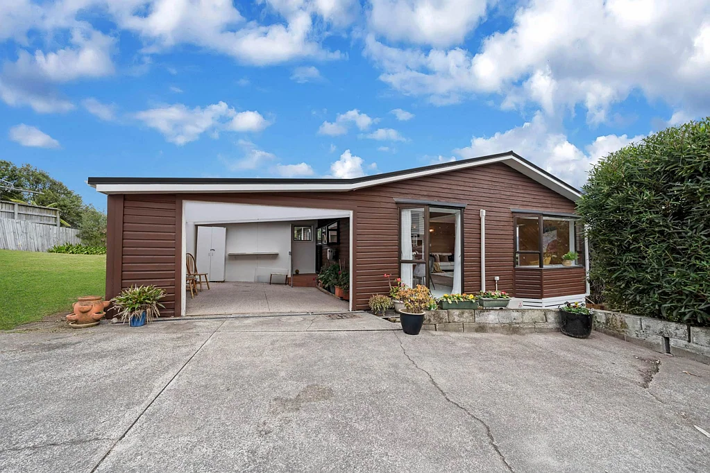 Sunnyvale 3ห้องนอน Classic Kiwi Living with Space, Views & Potential