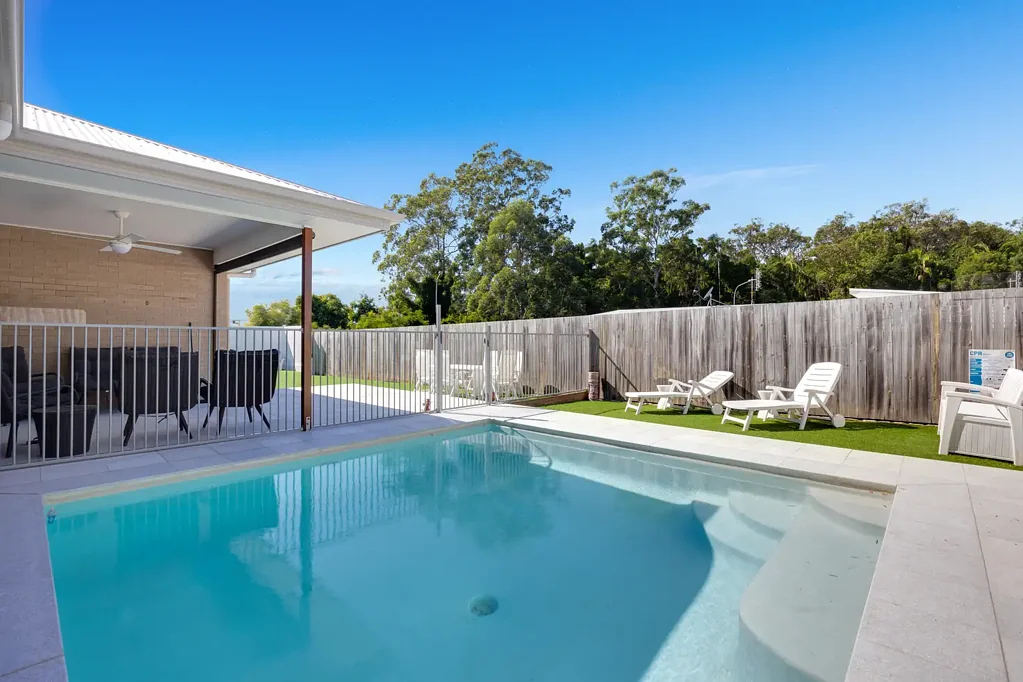 Bli Bli 4Zimmer MODERN FAMILY LIVING - MULTIPLE LIVING AREAS - POOL - 633m2 BLOCK