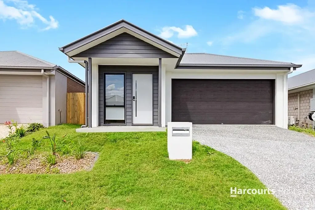 Low-Maintenance Living in a Modern Flagstone Pocket