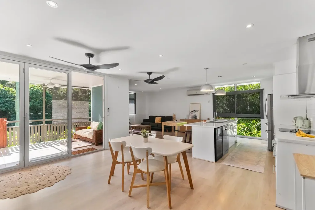 Nelly Bay 5 Bedroom ISLAND ESCAPE WITH DUAL LIVING POTENTIAL