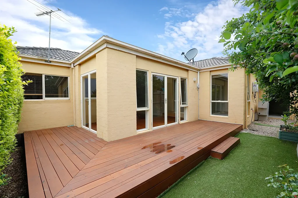 Modern and spacious home unit in a prime location