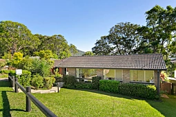 236 Farmborough Road, Farmborough Heights