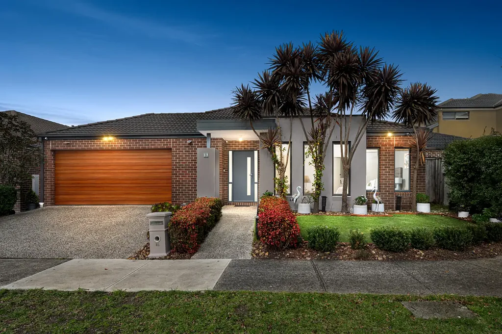 South Morang 4બેડરૂમ EXCEPTIONAL FAMILY LIVING IN A PRIME LOCATION