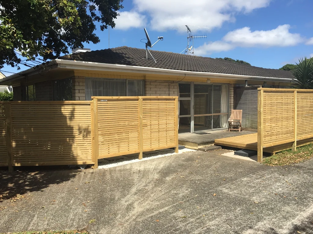 Tidy brick and tile unit