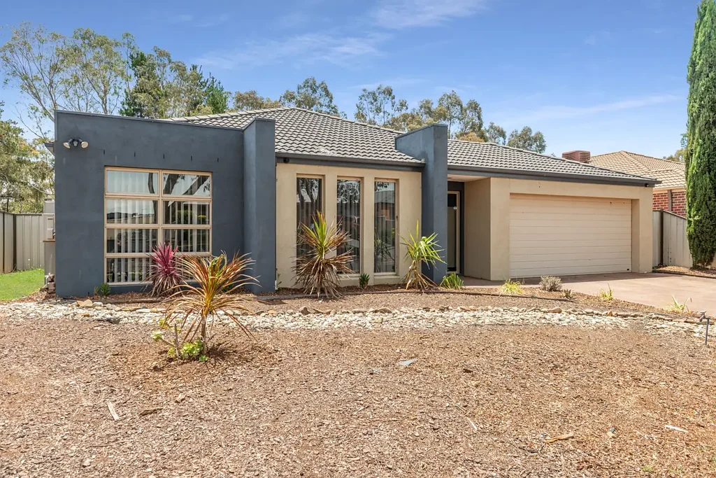 24 Chloe Drive, Broadford, VIC 3658
