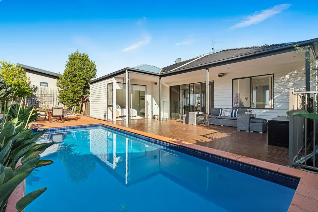 Mount Eliza 4कमरा Elevated Family Living with Spectacular Bay Views