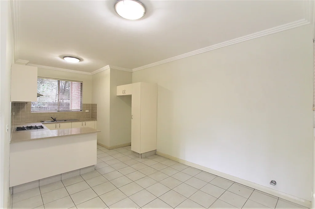 Modern Two Bedroom Unit in Prime Location