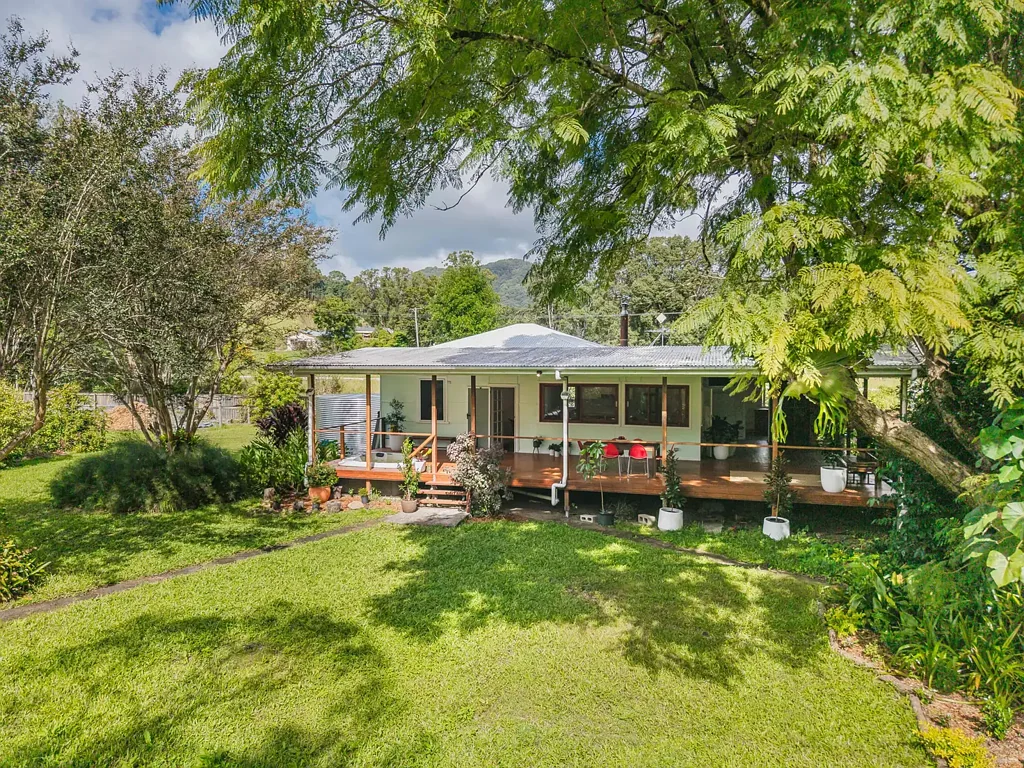 Stokers Siding 4房  Country Charm, Creek Frontage & Room to Grow