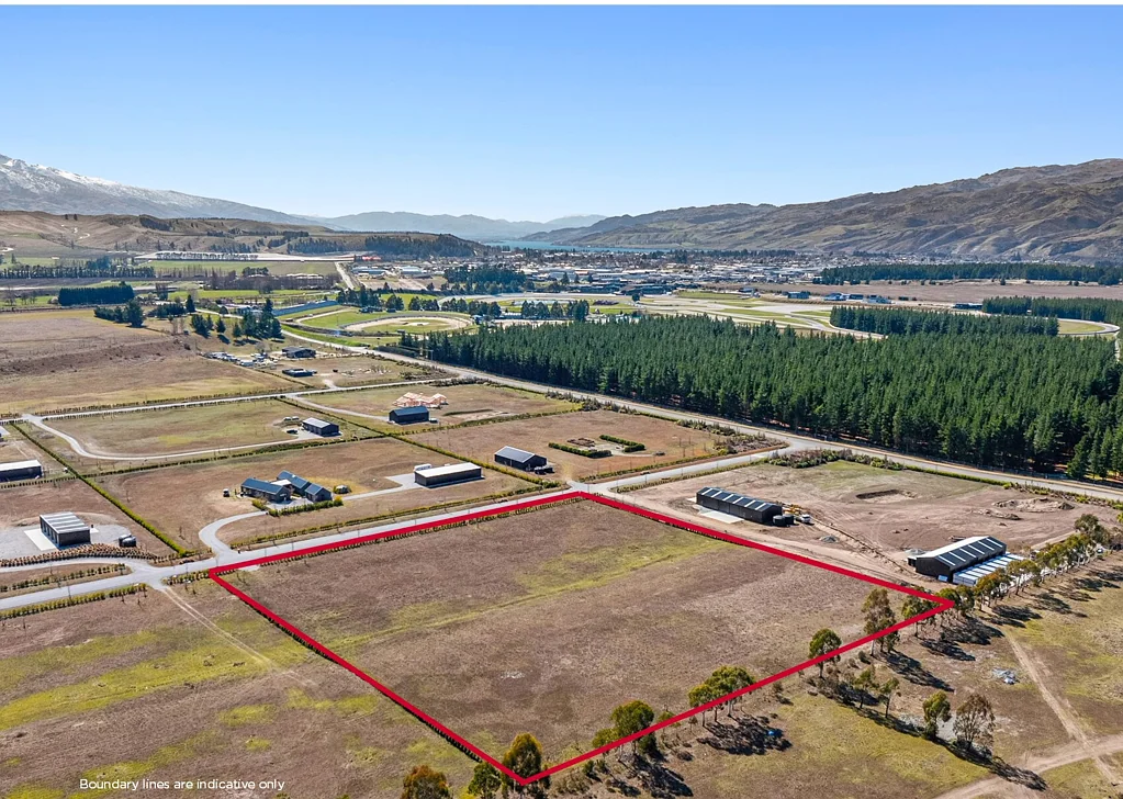 Cromwell  Lifestyle, space and mountain views