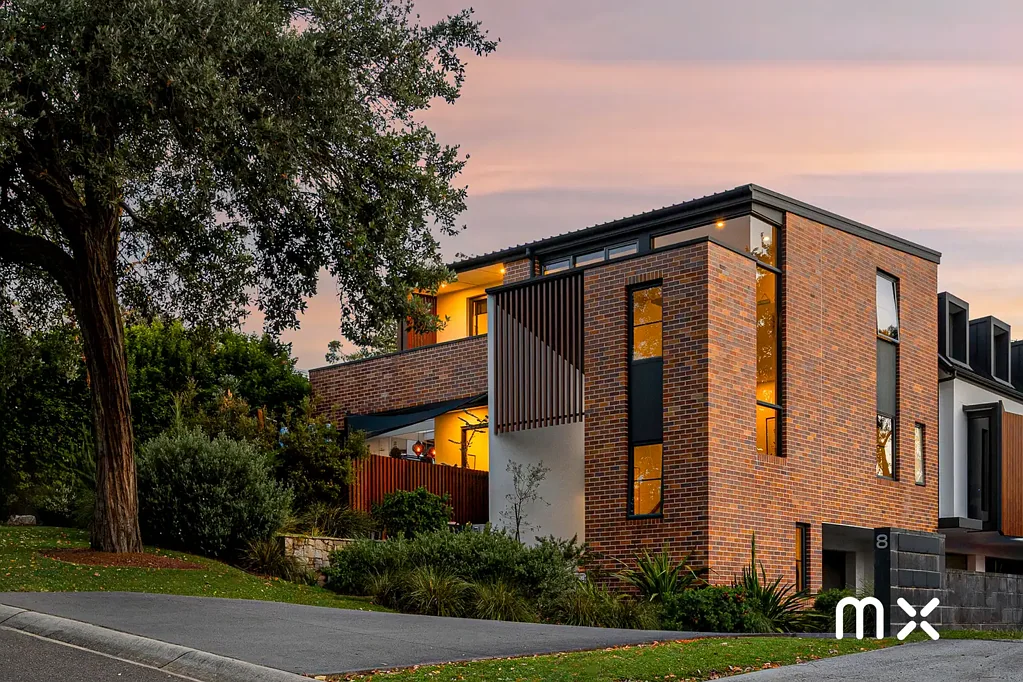 Heathcote 4房 朝北朝向 优越位置 高地隐私 花园草坪 开敞空间 四卧带柜 灵活布局 落地窗景 高端厨房 双全浴室 双车库储 步行便利 Turpentine House