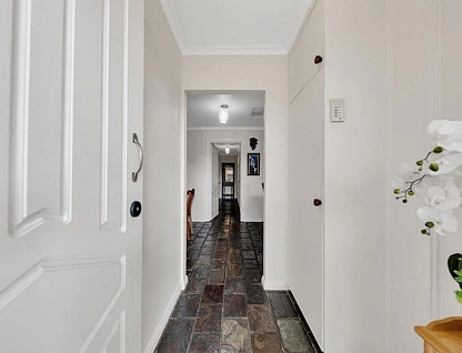 15 Woodburn Crescent, Meadow Heights, North Melbourne, 3 Bedrooms, 1 Bathrooms, House