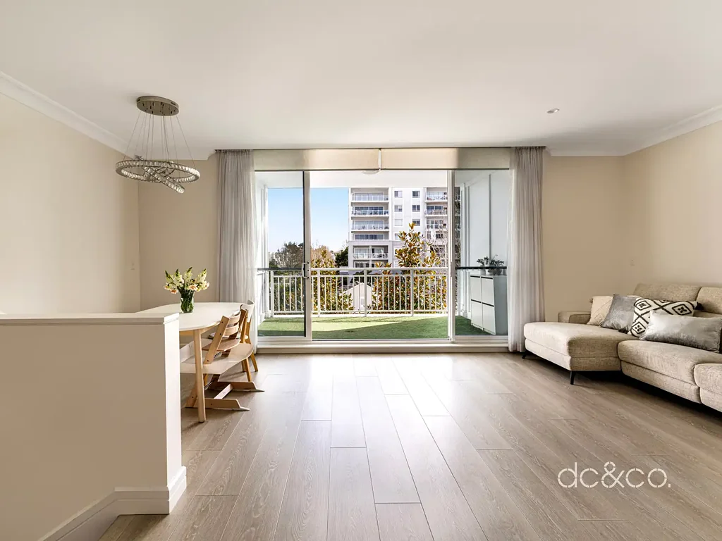 Breakfast Point 2部屋 Elevated riverside living with leafy views