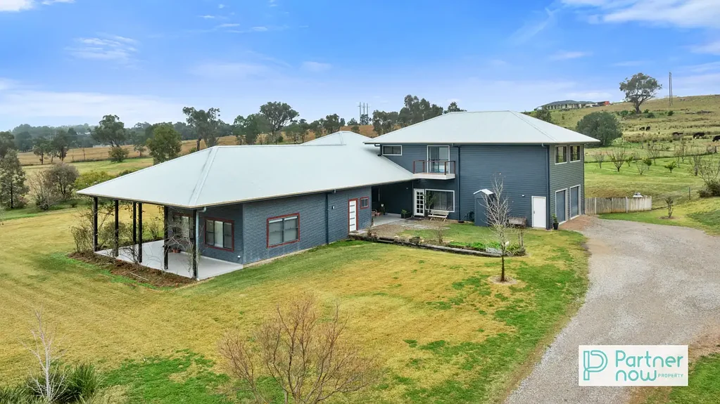 Tamworth Large, Rural Home Minutes from Tamworth