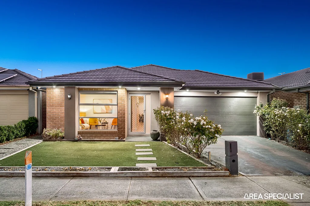 33 Bendigo Court, Cranbourne, VIC 3977