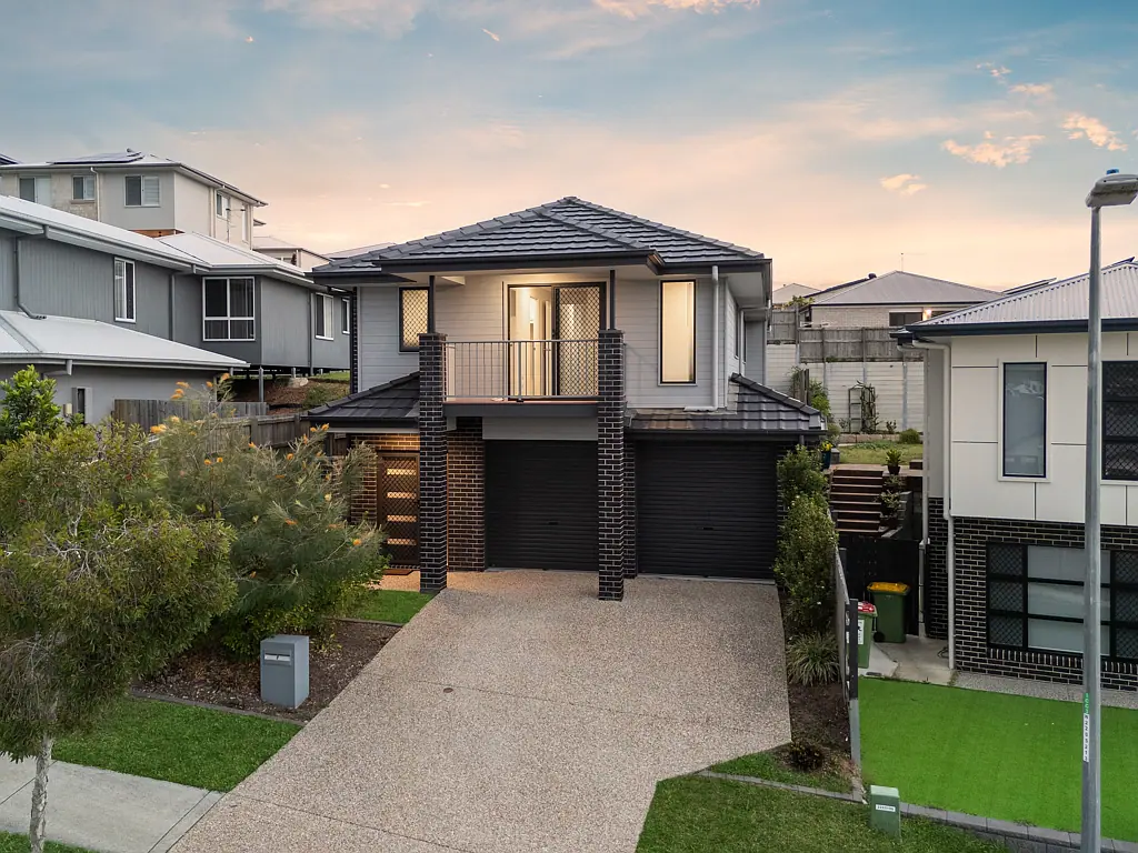 8 Haddington Place, Spring Mountain, QLD 4300