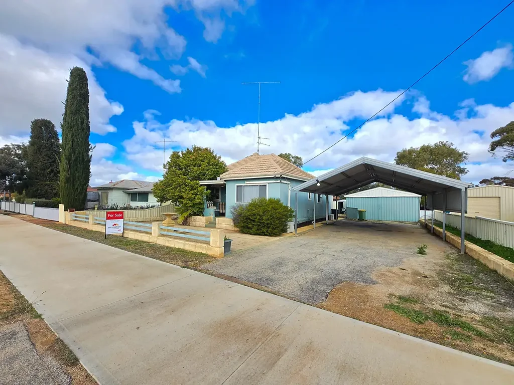 Merredin 3બેડરૂમ PRICE REDUCED!! Great Location with a 6.39% ROI!!