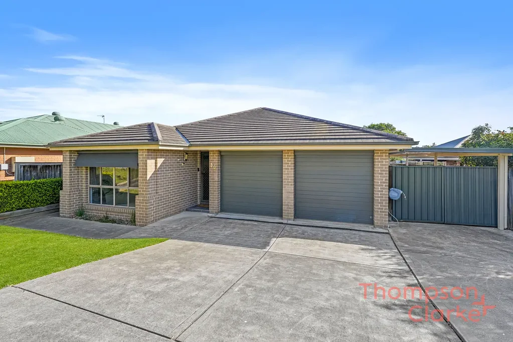 Gillieston Heights 4房  Spacious Family Living with Exceptional Side Access!!!